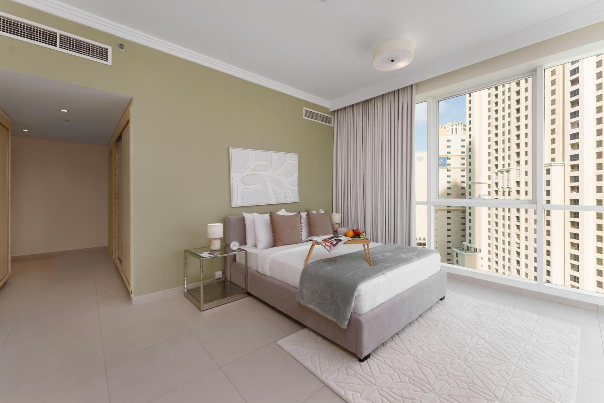 Maison Privee - Stunning Jbr Retreat W/ Partial Sea & Marina Views Appartamento