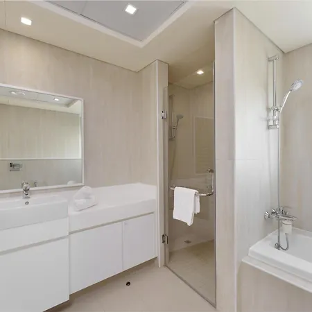 Maison Privee - Stunning Jbr Retreat W/ Partial Sea & Marina Views دبي المظهر الخارجي الصورة